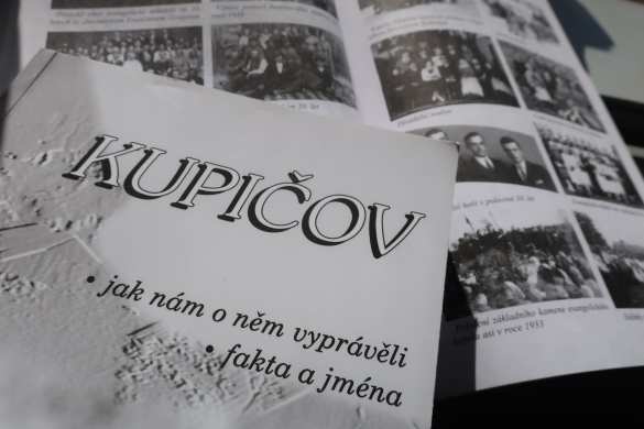 «Однозначно геноцид»: В Чехии заявили, что УПА сотрудничала с нацистами и пыталась вырезать чешское село на Волыни (ФОТО) | Русская весна