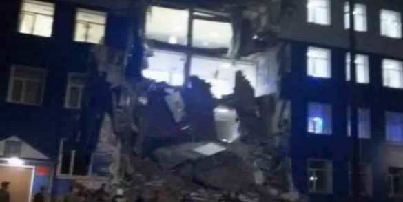 Минобороны РФ: при обрушении казармы в Омске погибли 23 военнослужажих | Русская весна