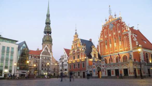 В Латвии могут ввести запрет на ношение паранджи в публичных местах | Русская весна