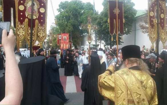 МОЛНИЯ: Крестный ход достиг Киево-Печерской Лавры (ФОТО+ПРЯМАЯ ТРАНСЛЯЦИЯ) | Русская весна