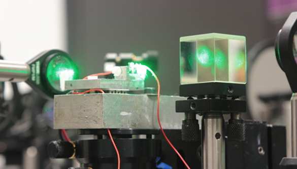 Российские ученые зарядили мобильный телефон лазером с расстояния 1,5 км | Русская весна