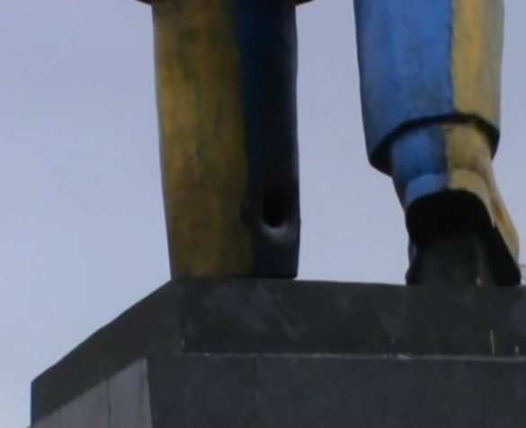 В Краматорске пытались взорвать Ленина (ВИДЕО+ФОТО) | Русская весна