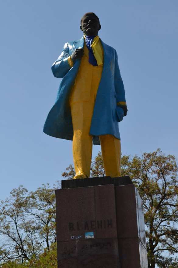 Декоммунизация Донбасса — попытка Киева доказать свою политическую состоятельность | Русская весна