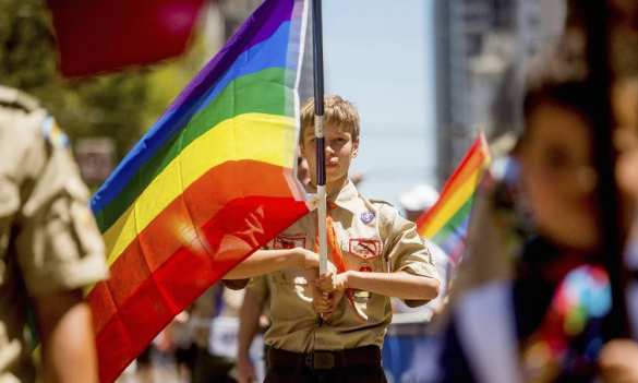 Европа: заброшенные памятники солдатам Красной армии и цветущие монументы погибшим геям (ФОТО) | Русская весна