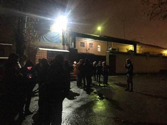 «Активисты» блокируют выезды из Лукьяновского СИЗО, чтобы сорвать обмен экс-«беркутовцев» (ВИДЕО) | Русская весна