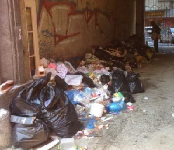 Почти Европа: центральные улицы Львова заполнены мусором (ФОТО) | Русская весна