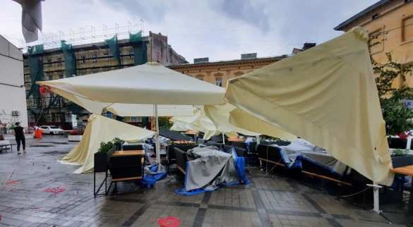 Львов накрыла мощная буря, город поплыл (ФОТО, ВИДЕО) | Русская весна