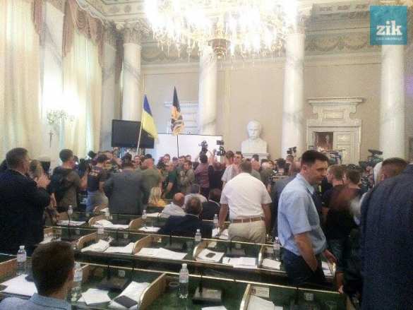 Боевики захватили Львовский облсовет (ФОТО, ВИДЕО) | Русская весна