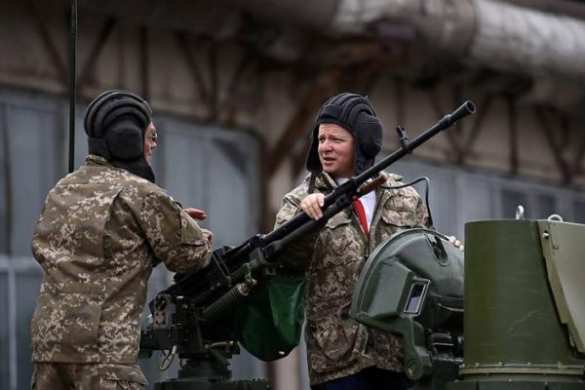 Ляшко сел на танк и скомандовал: «К победе, в Москву!» (ВИДЕО) | Русская весна