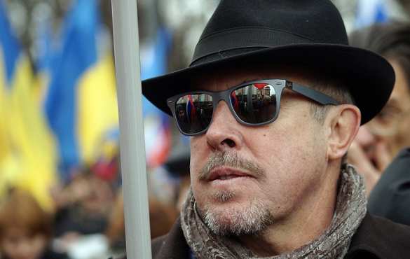 Автор памятника Калашникову ответил на критику пенсионера рок-музыки Макаревича | Русская весна