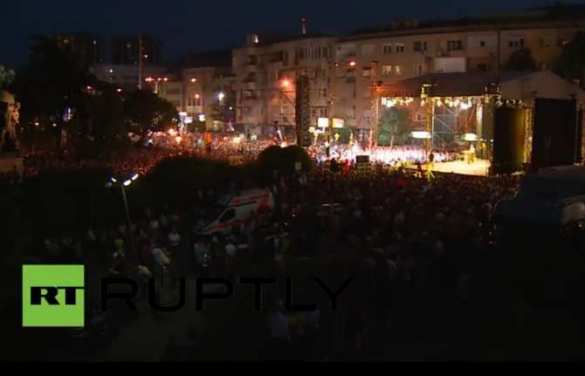 В Македонии началась акция в поддержку правительства (ПРЯМОЙ ЭФИР) | Русская весна
