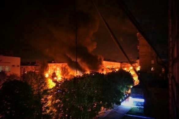 МОЛНИЯ: В городе Счастье (ЛНР) ополчение вступило в огневой контакт с противником (видео) | Русская весна