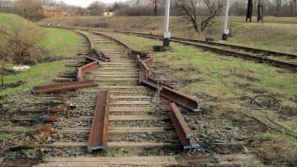 На оккупированных украинскими военными территориях мародерство приобретает массовый характер | Русская весна