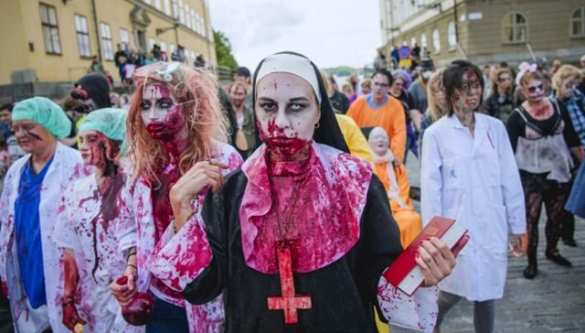 Их нравы: в Швеции прошёл марш мертвецов (ФОТО, ВИДЕО 18+) | Русская весна