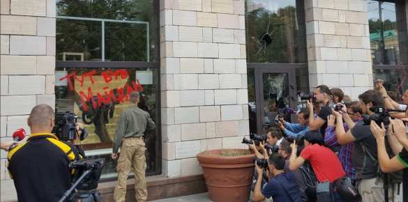 «Тут был майдан»: в центре Киева снова горят покрышки (ФОТО, ВИДЕО) | Русская весна