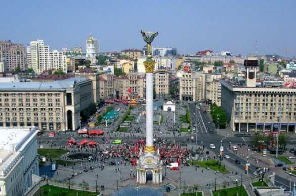 На Майдане подняли флаг Казахстана (ВИДЕО) | Русская весна