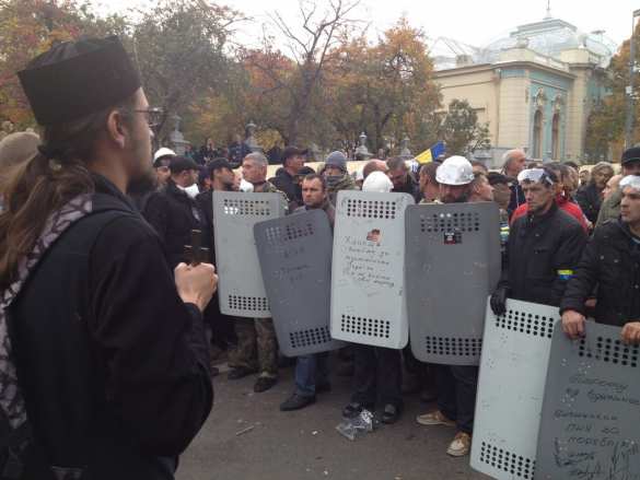 Протестующие под Радой отказываются расходиться и выдвинули новое требование (ФОТО, ВИДЕО) | Русская весна