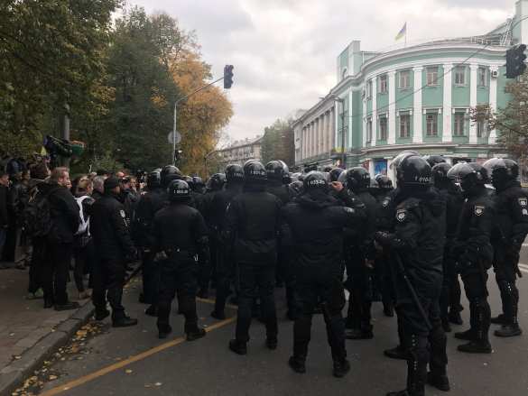 К Верховной Раде подвезли полевые кухни, «майданный чаек» и «печеньки» (ФОТО) | Русская весна