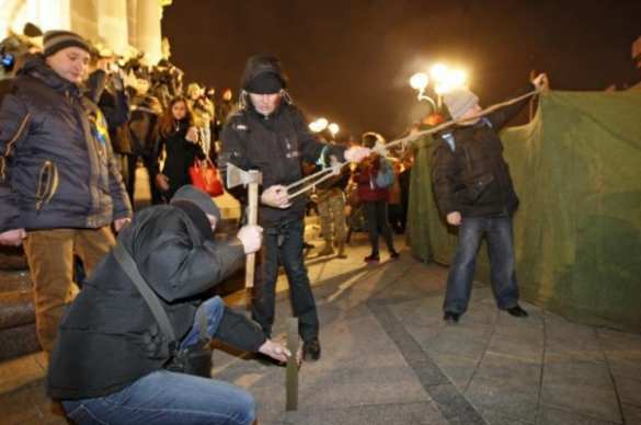 На третьем Майдане продолжают оставаться люди (ФОТО, ВИДЕО) | Русская весна