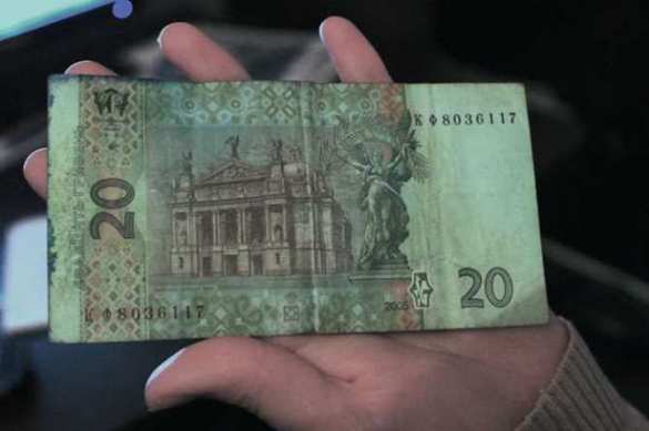 Незаконные «меченые» гривны объявились на западной Украине: подозреваются «герои АТО» | Русская весна