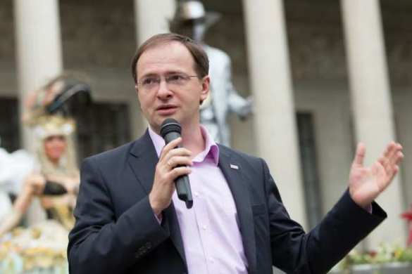 «Верх цинизма»: В Совфеде попросили Мединского запретить показ комедии о блокаде Ленинграда  | Русская весна