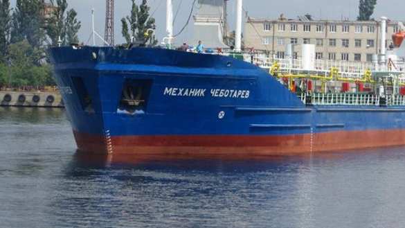 Пятеро членов экипажа «Механика Чеботарёва» вернулись в Астрахань (ВИДЕО) | Русская весна