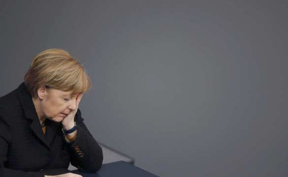 Меркель напоминает пианиста на «Титанике», — немецкий политик (ФОТО) | Русская весна