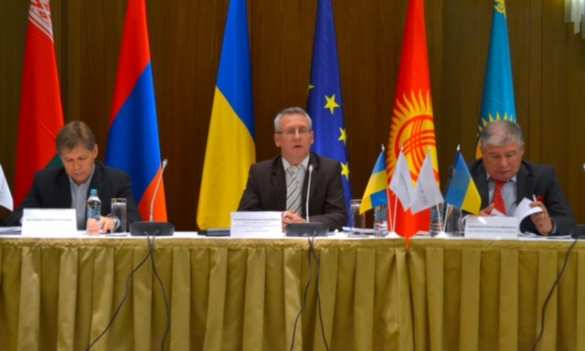 Зрада: На международном форуме в Киеве призвали восстановить экономические связи с Россией | Русская весна