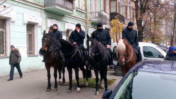 Под Нацбанком Украины массовые протесты, митингующие заблокировали улицу (ФОТО, ВИДЕО) | Русская весна