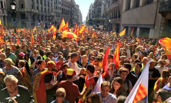 В Барселоне идет многотысячный митинг за единство Испании, — ПРЯМАЯ ТРАНСЛЯЦИЯ — смотрите и комментируйте с «Русской Весной» | Русская весна