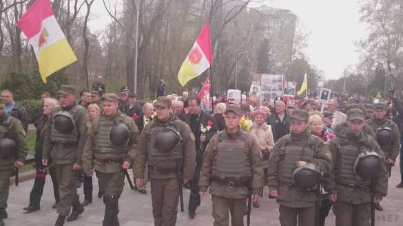 Неофашисты напали на пенсионеров, возлагавших цветы на могилу Неизвестного матроса в Одессе (ФОТО, ВИДЕО) | Русская весна