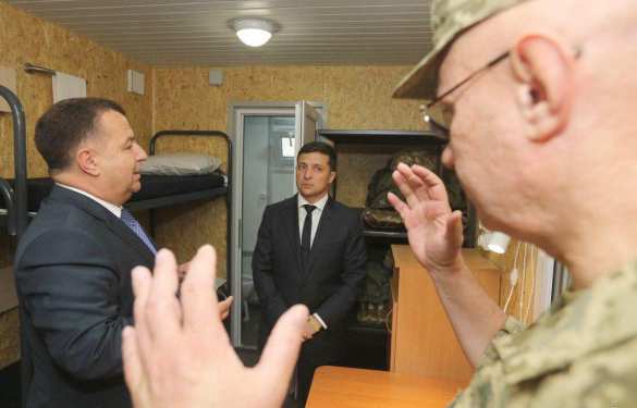 Зеленский рекламирует закапываемые контейнеры для «всушников» (+ФОТО, ВИДЕО) | Русская весна