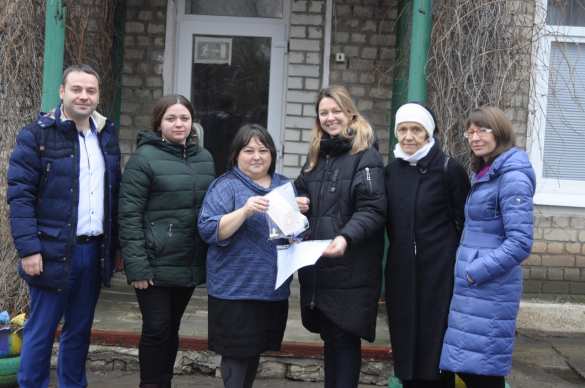 Представители ЛНУ имени Тараса Шевченко оказали помощь жителям прифронтовой территории (ФОТО) | Русская весна