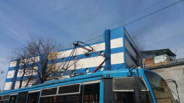 Один человек погиб, в здании могут оставаться люди — подробности пожара в ТЦ «Персей» в Москве | Русская весна