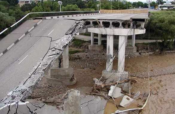 На Украине аварийно опасна половина мостов, — министр инфраструктуры | Русская весна