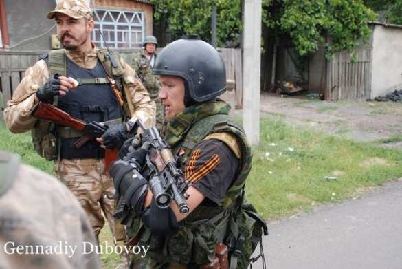 МОЛНИЯ: старый терминал аэропорта взят, Моторола повредил руку, убиты негры — наемники | Русская весна