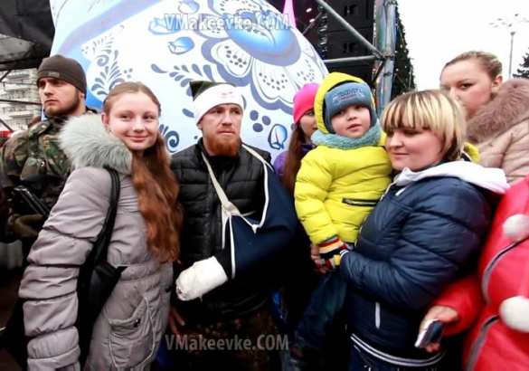 Моторола приехал на праздничное открытие ёлки в Донецке (видео) | Русская весна