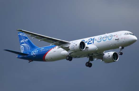 Новейший российский лайнер впервые сел в гражданском аэропорту (ФОТО) | Русская весна