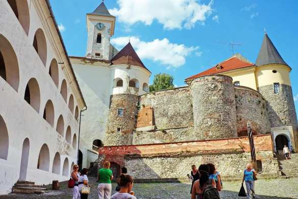 В Закарпатье с исторического музея хотят убрать венгерскую символику | Русская весна