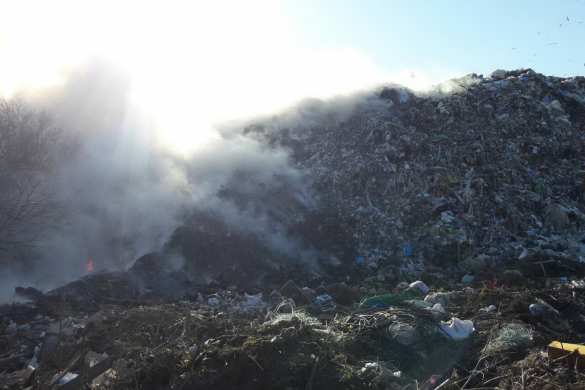 Второй Львов? Под Харьковом горит мусорный полигон (ФОТО, ВИДЕО) | Русская весна