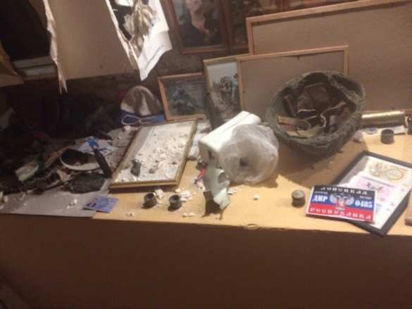 Сила есть, ума не надо: правоохранители разгромили Музей Новороссии в Петербурге (ФОТО, ВИДЕО) | Русская весна