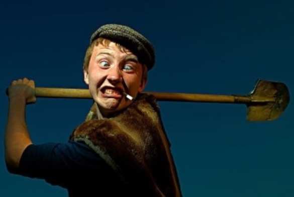 80-летнюю мать замдиректора в МВФ от Украины жестоко избили лопатой | Русская весна