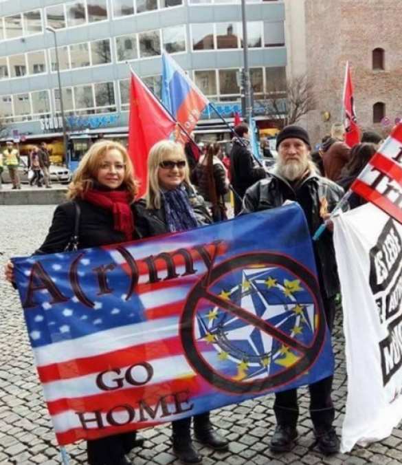 Серб защитил флаг ДНР от экстремистов в Мюнхене (ФОТО) | Русская весна