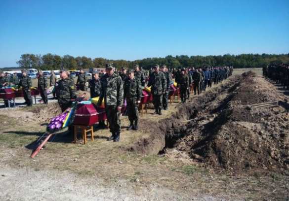 На Украине похоронили тысячу неопознанных погибших на Донбассе силовиков | Русская весна