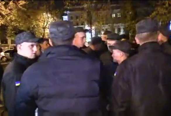 Демобилизация сейчас юридически невозможна, — замкомандующего нацгвардией | Русская весна