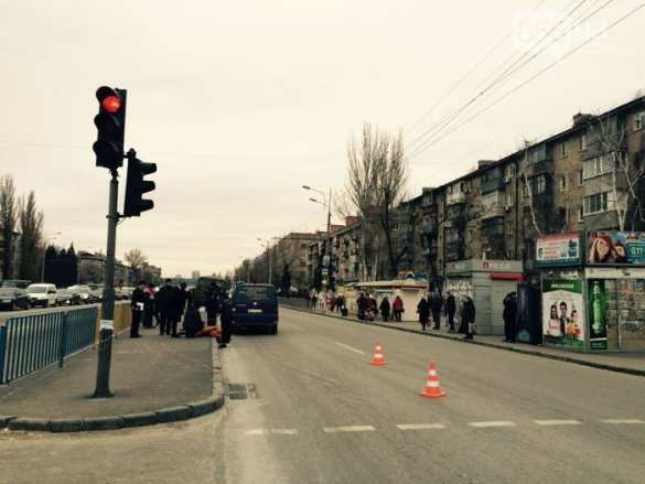 Автобус карателей из «Кривбасса» в Днепропетровске задавил пешехода (видео, фото) | Русская весна