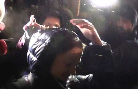 Оператор LifeNews не выключил камеру и снял нападение радикалов в Киеве (видео) | Русская весна