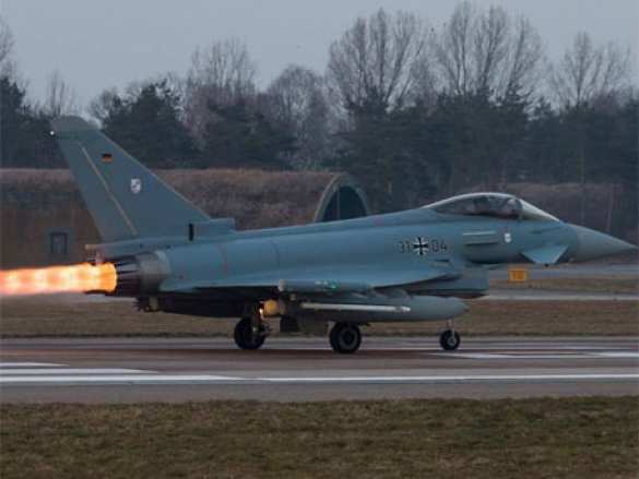 Истребитель НАТО развалился перед взлетом в Эстонии | Русская весна