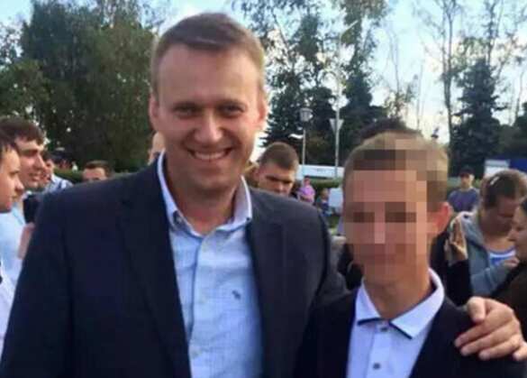 Снявшийся с Навальным школьник оказался приверженцем идей Геббельса | Русская весна