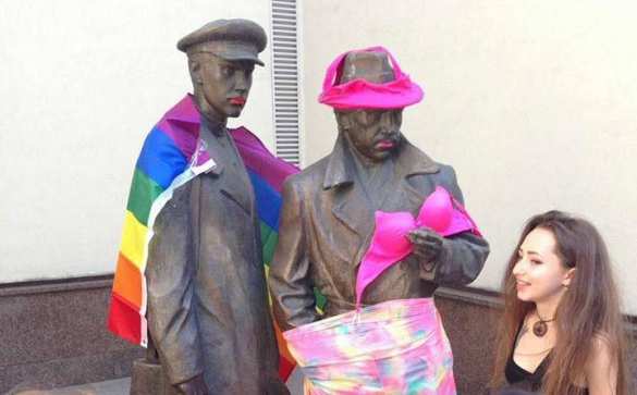 Неонацисты из С14 «сменили пол» памятнику Жеглову и Шарапову в Киеве (ФОТО, ВИДЕО) | Русская весна